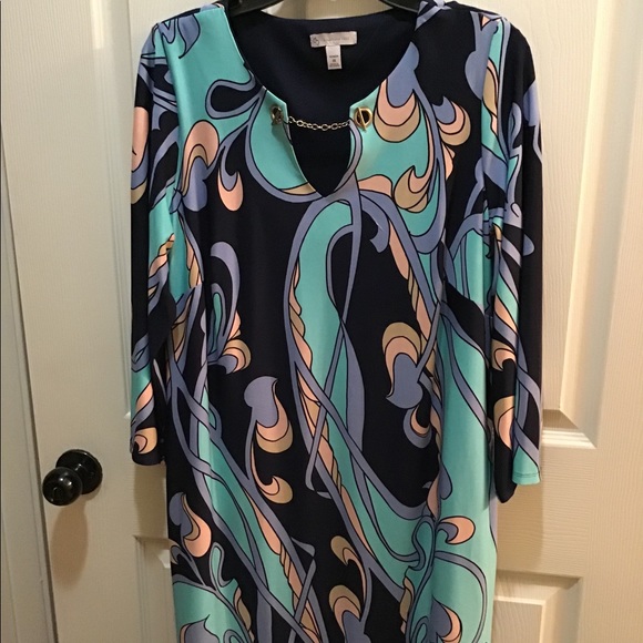 Dress - Picture 1 of 9